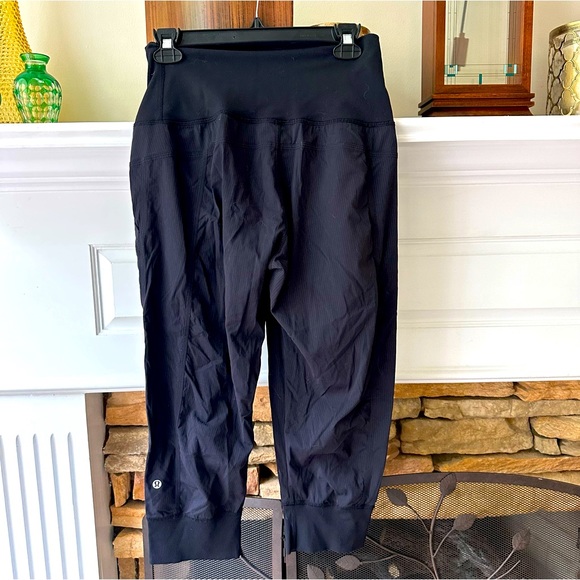 Lululemon black lightweight Flux joggers size 6 - Picture 2 of 6